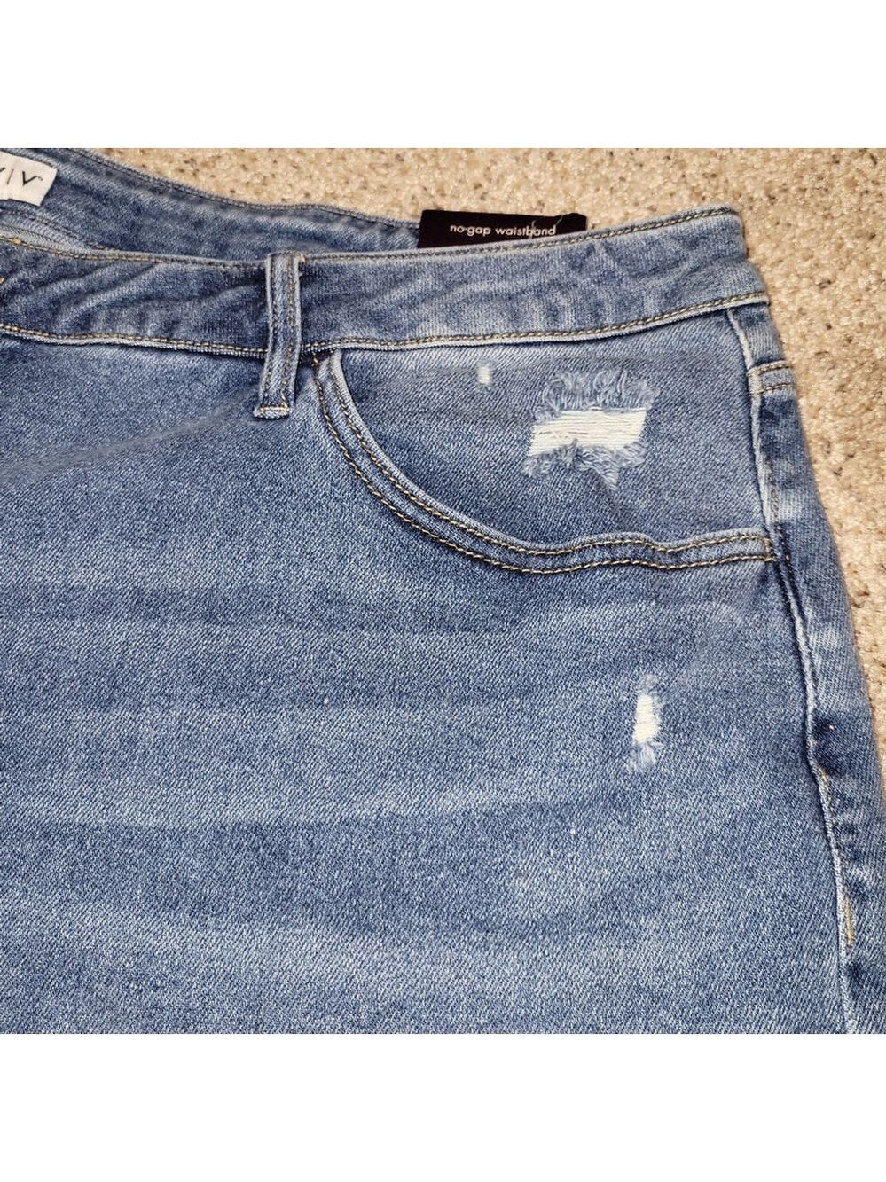 Ava & Viv 26W Distressed Denim Cutoff Shorts NWT - Picture 3 of 7